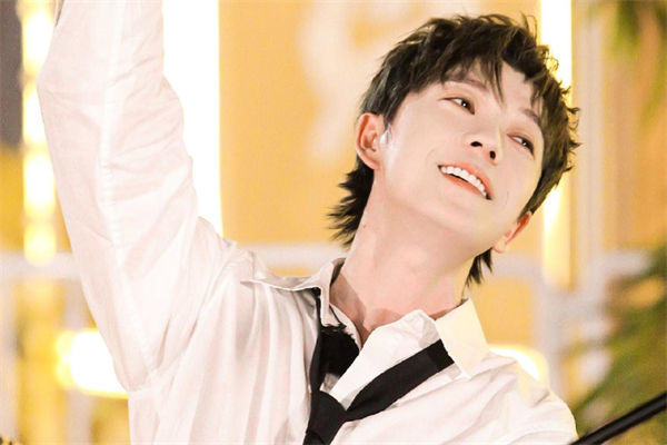 王櫟鑫老婆是誰?吳雅婷比王櫟鑫大幾歲?