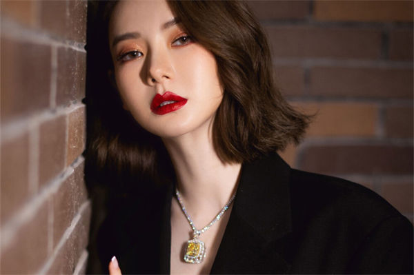 戚薇身高多少?戚薇老公是誰?