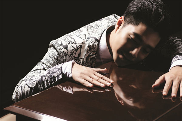 袁成杰老婆是誰?袁成杰和戚薇什么關系?