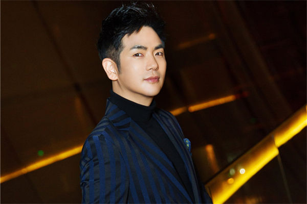 張曉龍女友之前是誰?張曉龍老婆到底是誰?