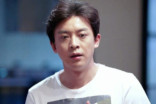 李佳航老婆是誰?李佳航談初吻李晟什么時候?