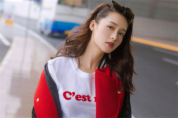 李沁的老公是誰?李沁吻戲是哪個(gè)劇?