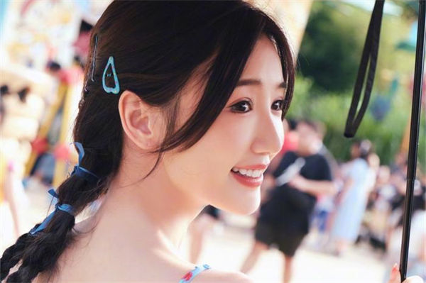 毛曉彤身高多少?毛曉彤父親是誰?