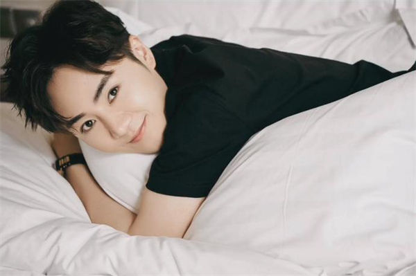 余少群身高多少?余少群吻戲是哪個劇?