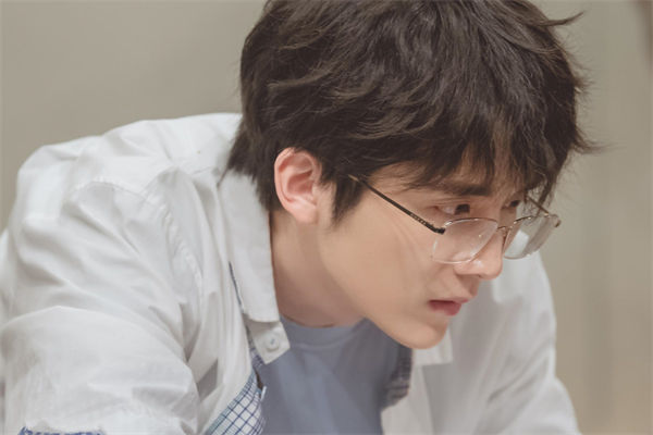 張新成現任女友是誰?張新成為什么叫本哥?