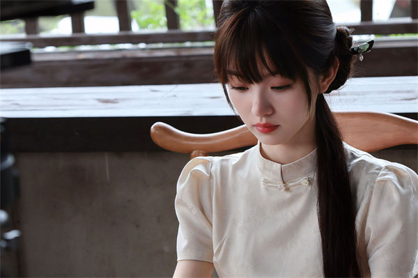 王鶴棣田曦薇摟腰吻戲是哪個劇?