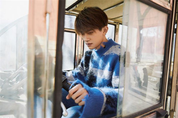 易烊千璽當選中國影協(xié)理事是真的嗎?