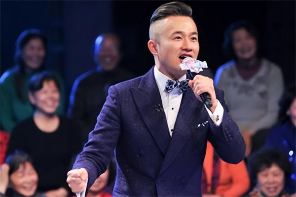 上海主持人集體翻車是什么原因?