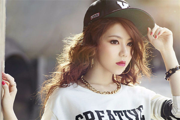 鄧紫棋前男友誰是?鄧紫棋為什么解約?