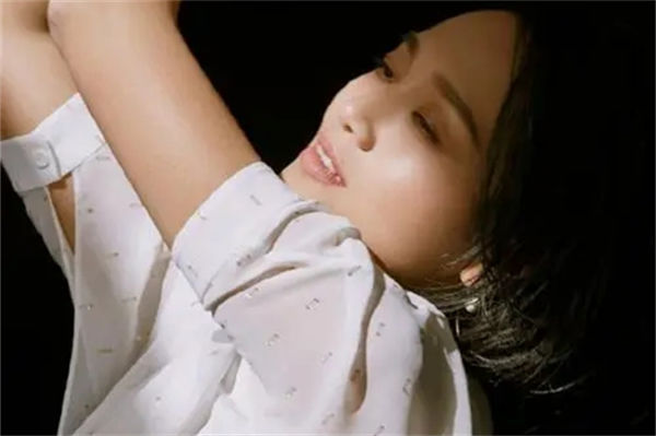 騙光朱丹積蓄女子被執行1611萬是什么事件?