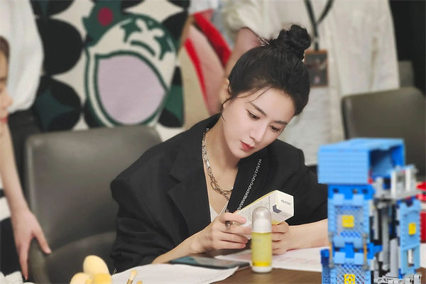 薇婭有多少錢?薇婭偷稅是什么事件?