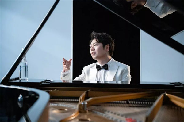 郎朗老婆是誰(shuí)?郎朗的父親是誰(shuí)?