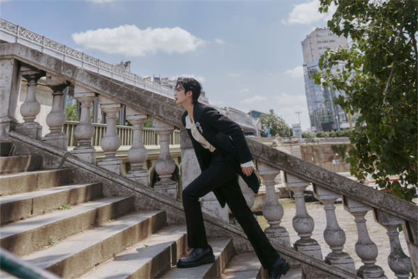 宋威龍女朋友是誰?宋威龍學歷是什么?