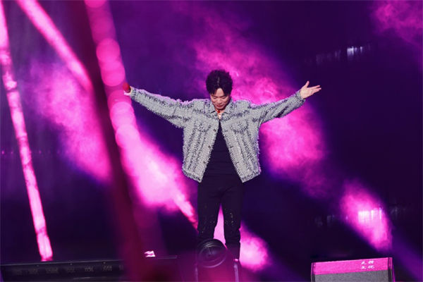 曾毅老婆是誰?曾毅結(jié)婚是什么時(shí)候?