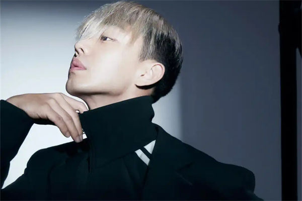 劉亞仁女朋友是誰?劉亞仁強行讓隨行人員吸毒是真的嗎?