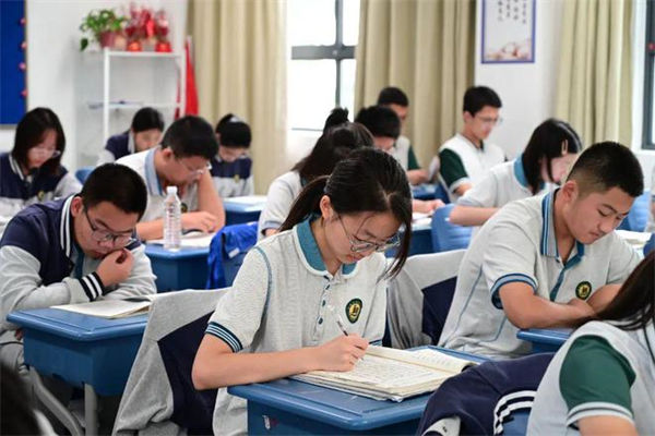 湖北中考總分多少?