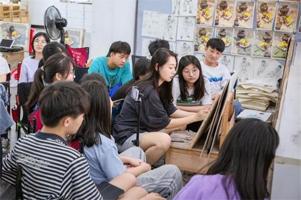 美術生比較容易考的二本大學有哪些?