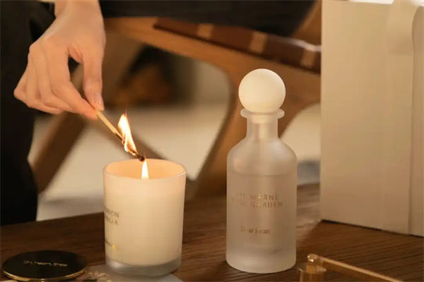 香氛和香水的區(qū)別有哪些?