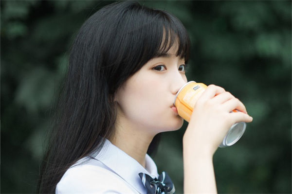 眼部精華液和眼霜哪個好?