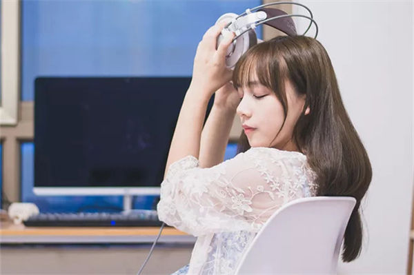 雅詩蘭黛精華露怎么樣?