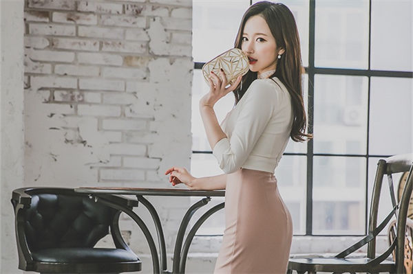 明艷粉底膏怎么樣?